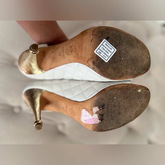 SOLD!!! CHANEL CC Quilted White\Gold Heels - Picture 3 of 5